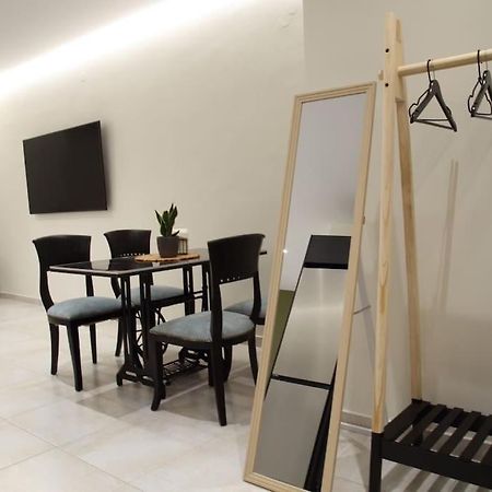 Eclectic Apartment Near Downtown Ираклио Екстериор снимка