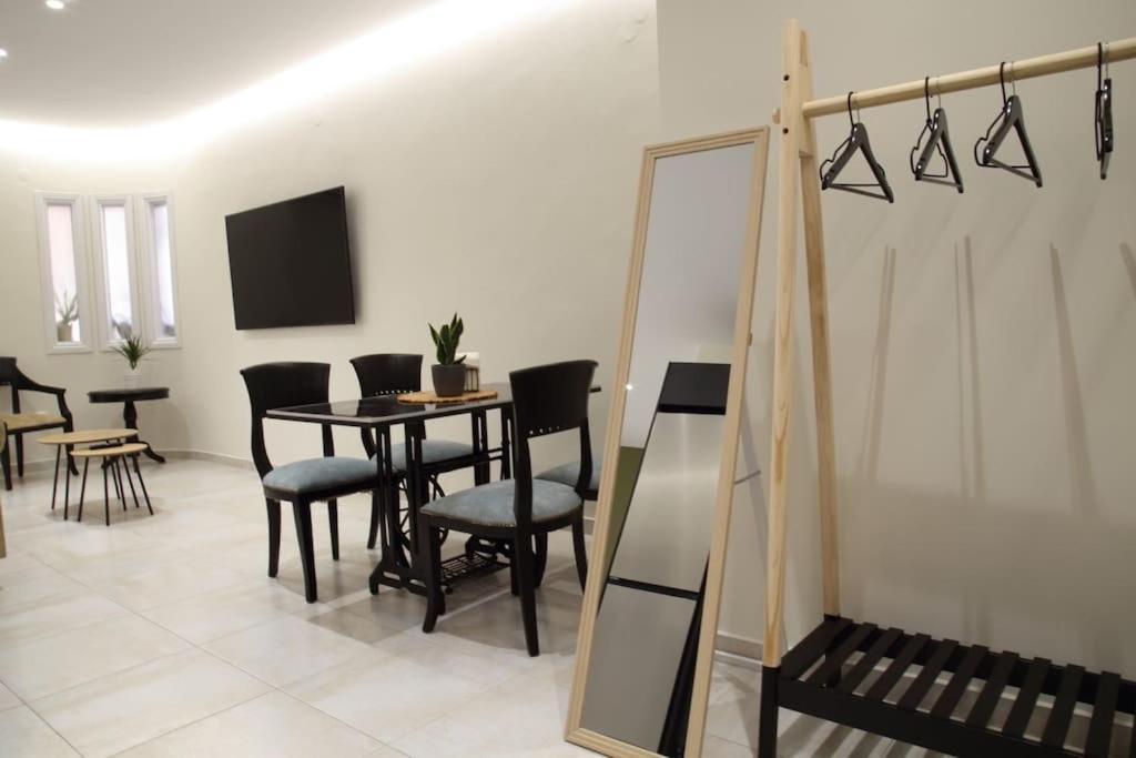 Eclectic Apartment Near Downtown Ираклио Екстериор снимка
