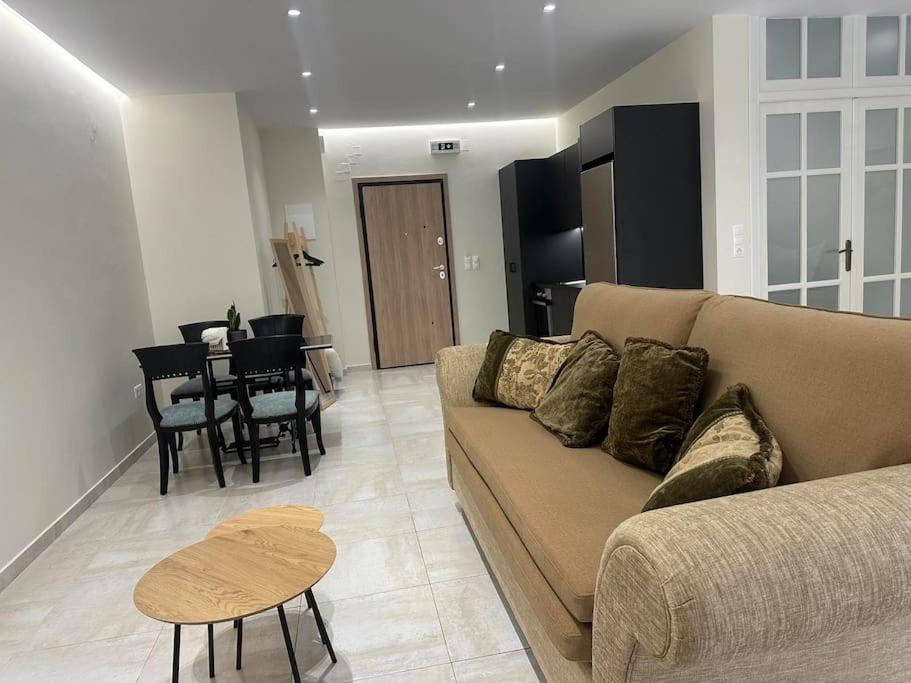 Eclectic Apartment Near Downtown Ираклио Екстериор снимка