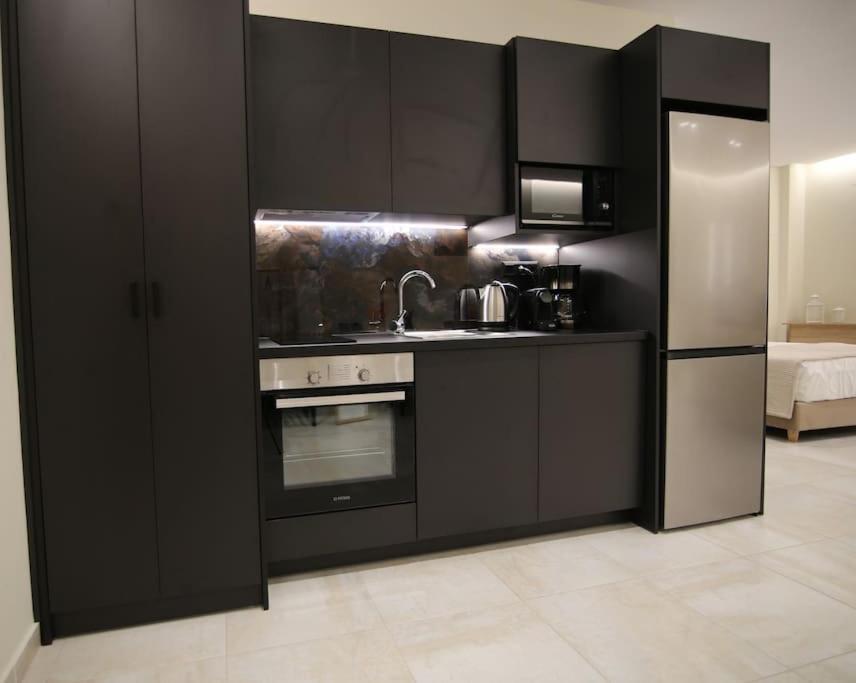 Eclectic Apartment Near Downtown Ираклио Екстериор снимка