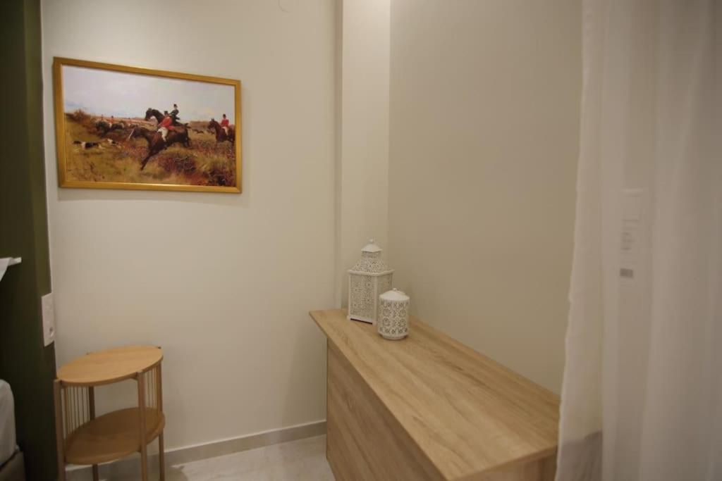Eclectic Apartment Near Downtown Ираклио Екстериор снимка