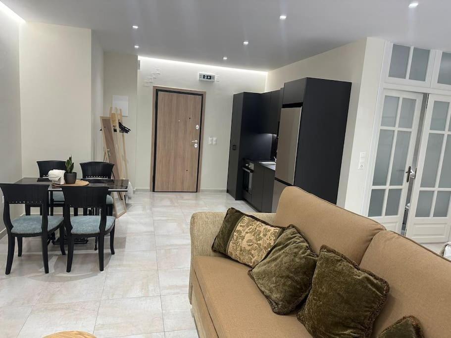 Eclectic Apartment Near Downtown Ираклио Екстериор снимка