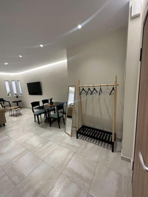 Eclectic Apartment Near Downtown Ираклио Екстериор снимка
