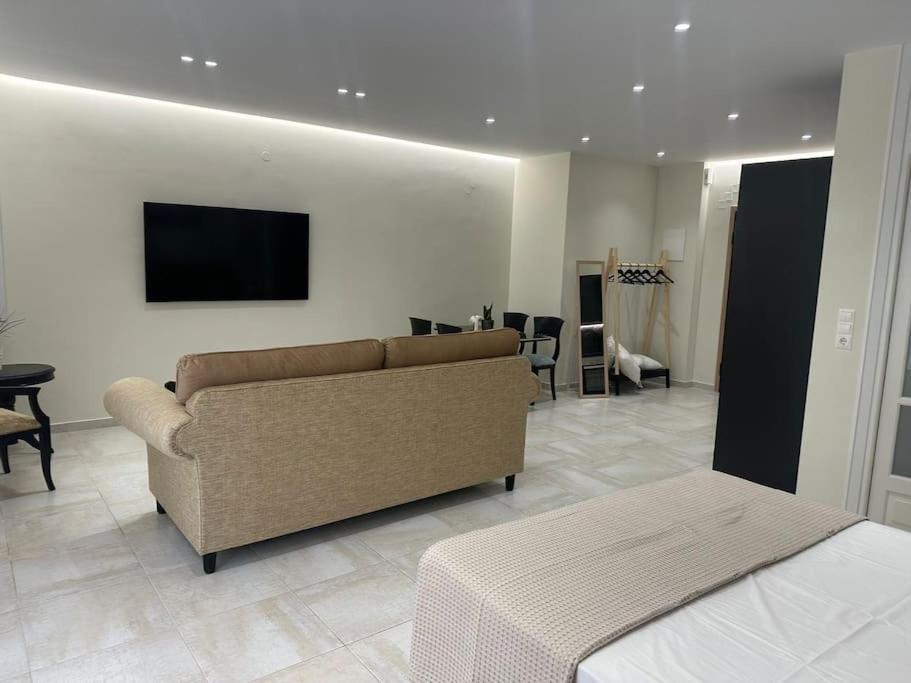 Eclectic Apartment Near Downtown Ираклио Екстериор снимка