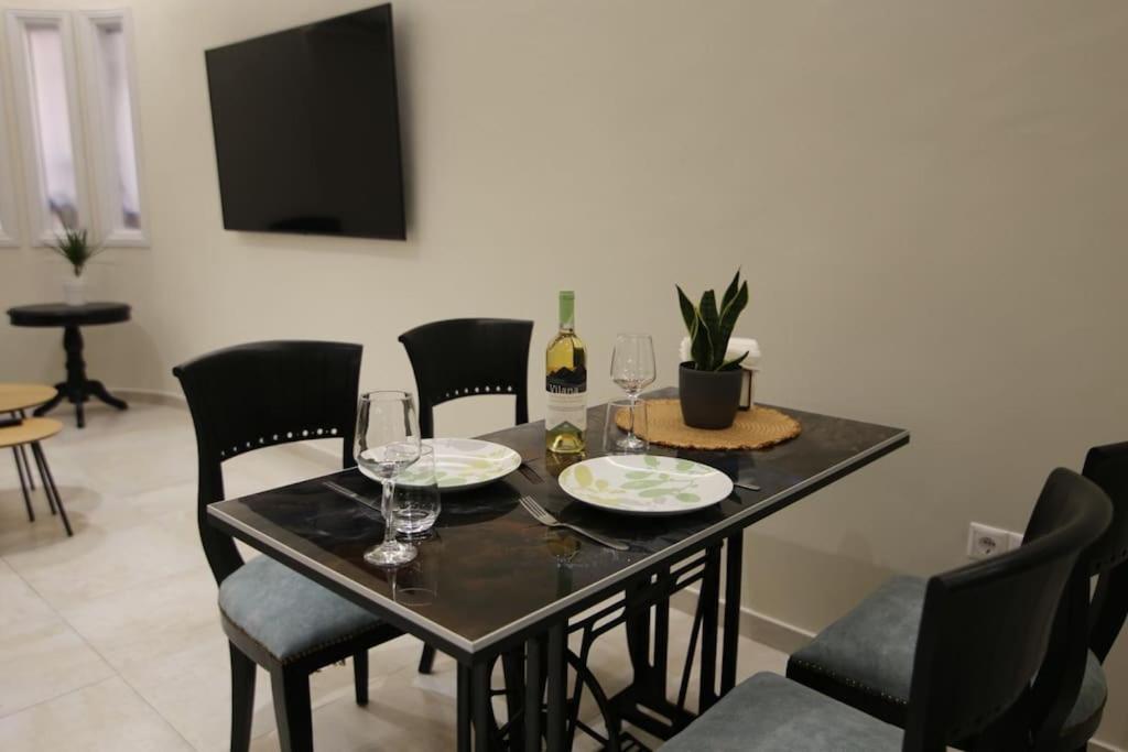 Eclectic Apartment Near Downtown Ираклио Екстериор снимка