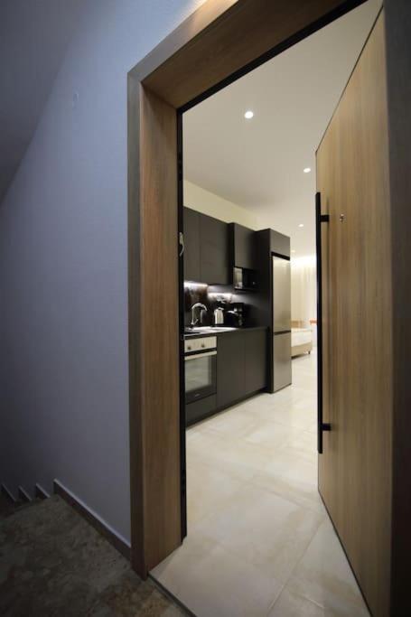 Eclectic Apartment Near Downtown Ираклио Екстериор снимка